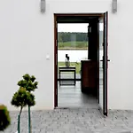 Janetta Nad Jeziorem Daire
