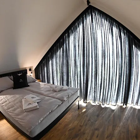 Janetta Nad Jeziorem