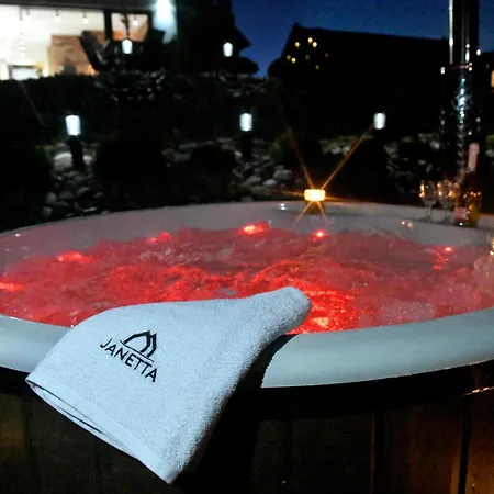 Janetta Nad Jeziorem Apartmán